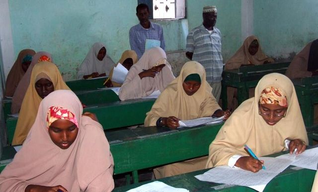 Unter dem wachsamen Auge der
              Sittenh�ter: Junge somalische Frauen in der M�dchenschule