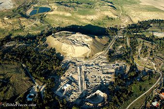 Beth-Shean / Scythopolis: there is a
                            high and a lower hill of ruins (tell), see:
                            www.bibleplaces.com.