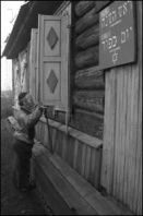 Wooden
                synagogue in Birobidzhan in 1935 approx.