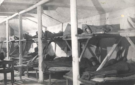 Holzpritschen im Gulaglager Workuta
                            1944