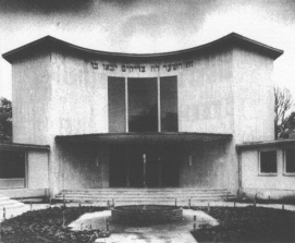 Encyclopaedia Judaica (1971): Hanover, vol. 7,
                    col. 1279. The new synagogue of Hanover, opened in
                    1963. Courtesy Hanover Municipality. Photo Hermann
                    Friedrich.