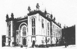 Encyclopaedia Judaica (1971): Jews in Czernovtsy,
                  vol. 5, col. 393. The Great Synagogue of Chernovtsy.
                  Jerusalem, Yad Vashem Archives.