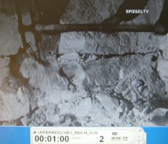 Einleitung: Spitzhacke auf Tr�mmer 01