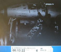 Walpersberg bei Kahla 08: D�senj�ger
                            ME262 wird zusammengesetzt