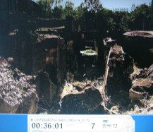 Abschussrampenbunker
                        in Watten 04, Tr�mmer und Durchgang