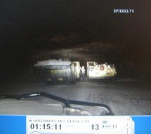 Salzbergwerk Kaiseroda 14, Schaufelbagger
                          mit Salz beladen