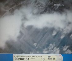 Alliierter
                          Luftangriff auf Schweinfurt 04, Bomben
                          explodieren