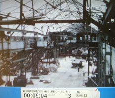 Bombardierte R�stungsindustrie 02:
                              Ausgebrannte Motorenhalle