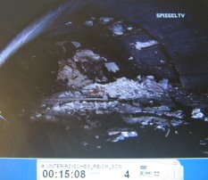 Walpersberg bei Kahla 19: Halle,
                            gegen�berliegende Seite