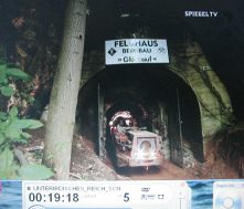 Doggerwerk bei Hersbruck 02: Eingang mit
                          Weg