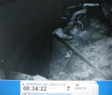 London 1944 04: Ein Arm winkt
                          aus den Tr�mmern