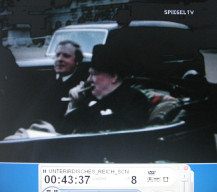 Churchill im Auto mit Zigarre