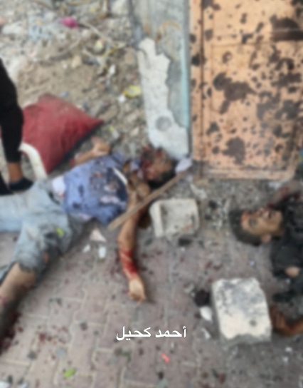 Nazi-Killer-Israel im Gazastreifen-KZ am
                  20.6.2025 - 21:46h: bombardiert Zelte der vertriebenen
                  Pal�stinenser nahe dem Duraba-Kreisel in West-Gaza
                  City - ca. 5 Morde - KRIEGSVERBRECHEN 02