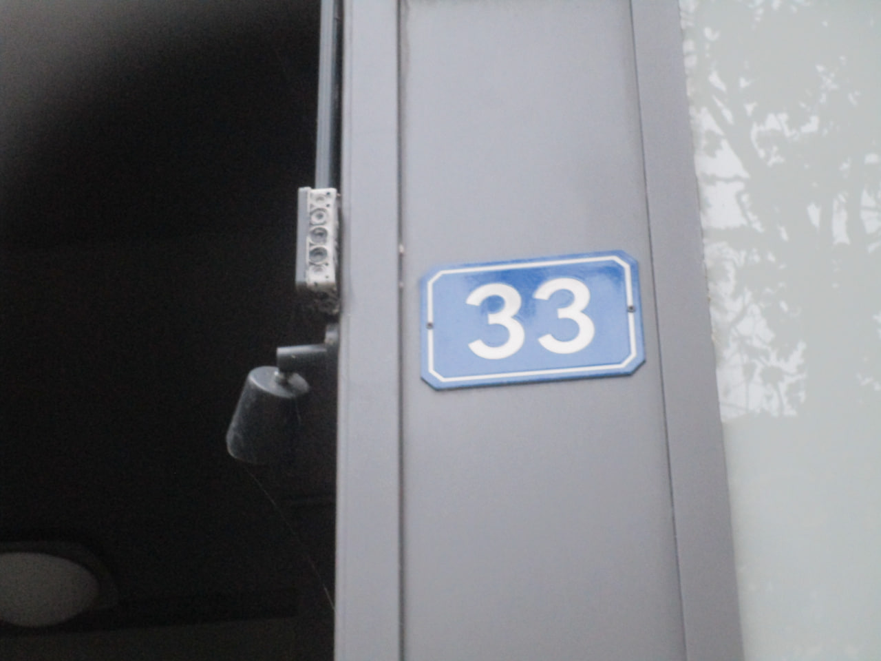 Kriminelle Zionistensekte von Chabad
Lubanowitsch in Basel: Hauptbüro an der Ahornstrasse
33: Die Hausnummer 33 Kriminelle Zionistensekte
von Chabad Lubanowitsch in Basel: Hauptbüro an der
Ahornstrasse 33: Die Hausnummer 33