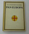 Das Buch
                    von Kalergi "Pan-Europa" - der Plan zur
                    Zerst�rung der Nationen und der weissen Rasse in
                    Europa, damit eine j�disch-zionistische
                    Weltregierung regieren kann
