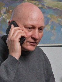 Daniel Pittet [7] war ein Kind ohne Vater
                          in einem "katholischen" Haus mit
                          "blindem Glauben", und wurde von
                          Priester Jo�l (120kg) 4 Jahre lang
                          missbraucht, �ber 200mal vergewaltigt.