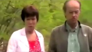 Holten
                  (Holland), Toos Nijenhuis+reportero Kevin cerca de la
                  hoguera 1 (2h21'53'')