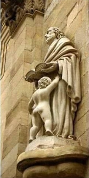 Statue of the Catholic Church with child
                  abuse: Toddler sucks preacher's doodle