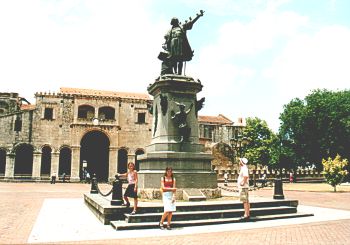 Santo Domingo / Heiliger Sonntag / Holy
                        Sunday : Kolumbus Denkmal / monumento de Colombo
                        / monument of Columbus