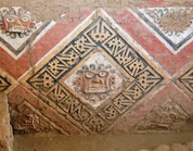 Ein
                              Gott in einem Muster der Mondpyramide in
                              Trujillo