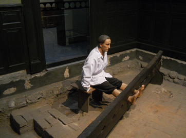 "Christliche" Foltermethode
                            mit fixierten F�ssen