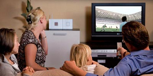 Der
                                "christliche" G�tze
                                "Fernseher" ist ein
                                Instrument, die weltweite Bev�lkerung zu
                                unterhalten und zu verdummen