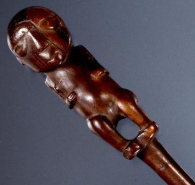 Holzfigur eines Ausserirdischen
                                  aus Tahiti, ethnologische Sammlung der
                                  Uni G�ttingen