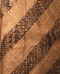 Geflochtene Matte aus Tonga mit
geometrischen Mustern, ethnologische
Sammlung Göttingen, Nahaufnahme Geflochtene Matte aus Tonga mit
geometrischen Mustern, ethnologische
Sammlung Göttingen, Nahaufnahme