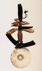 Anhänger aus Tonga aus
Tierzähnen, Angelhaken und Muschel Anhänger aus Tonga aus
Tierzähnen, Angelhaken und Muschel